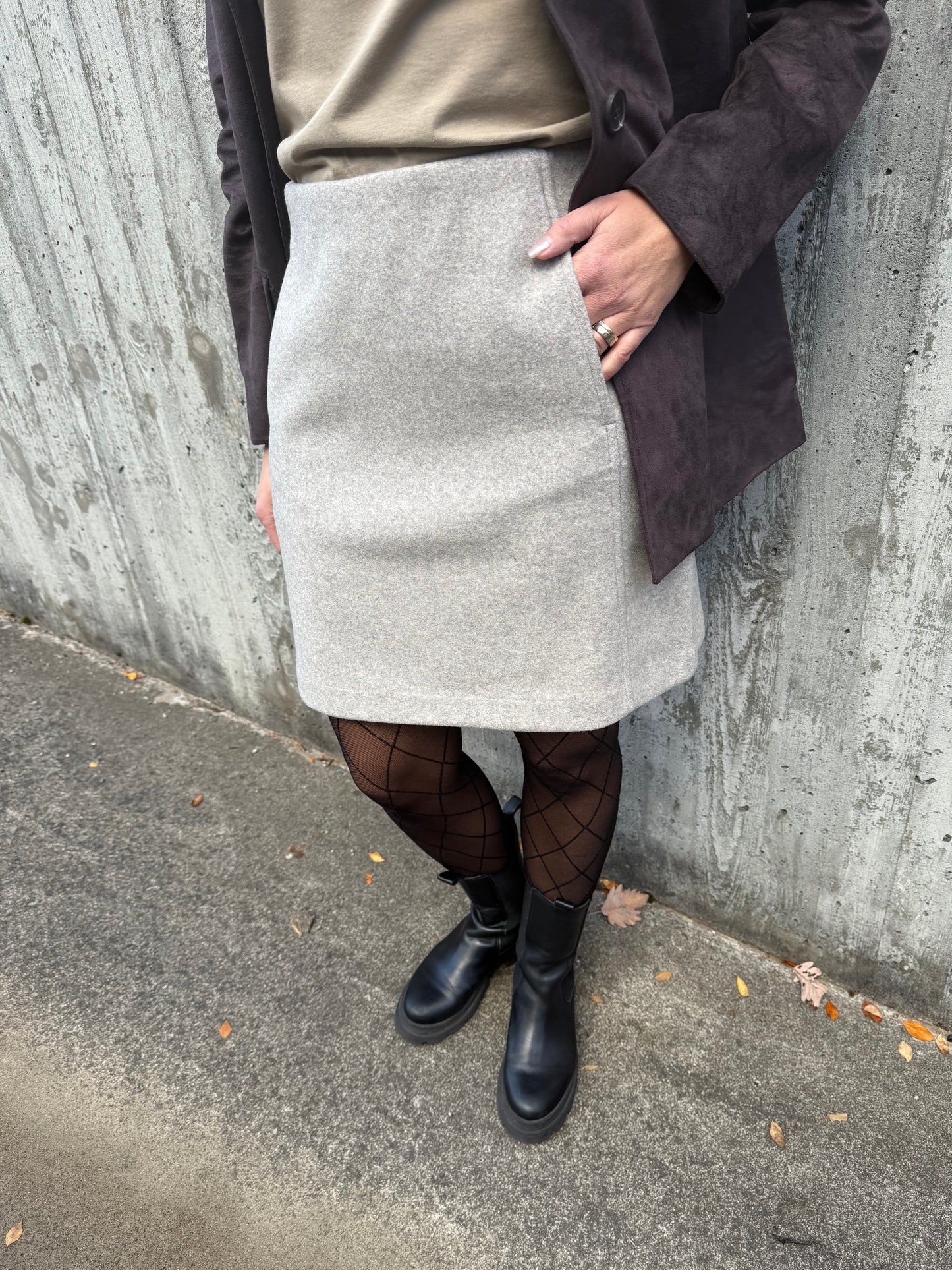 VMFORTUNEALLISON HW SHORT SKIRT SILVER MINK