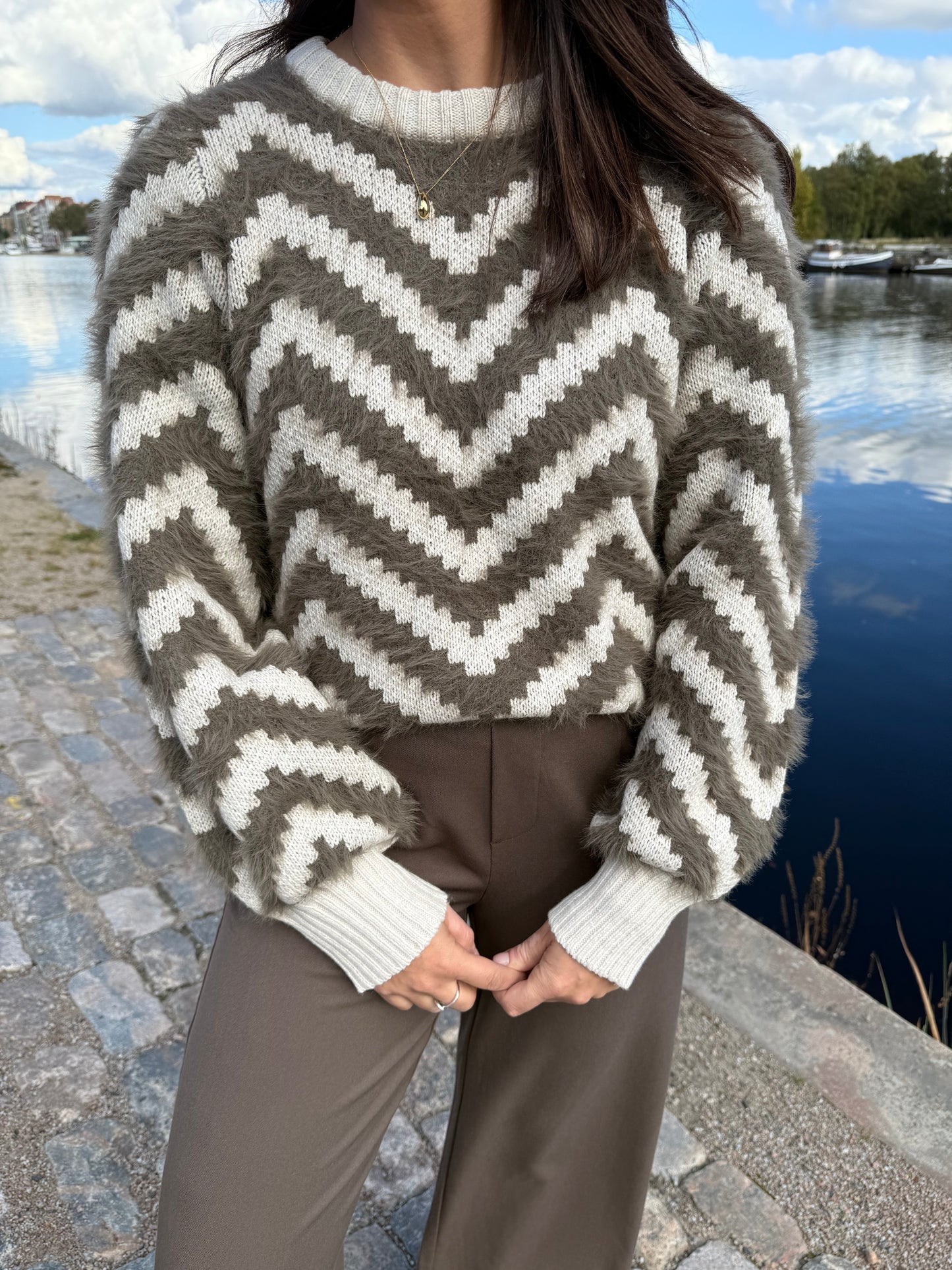 OBJHOLLOW L/S KNIT PULLOVER MOREL/WHITE