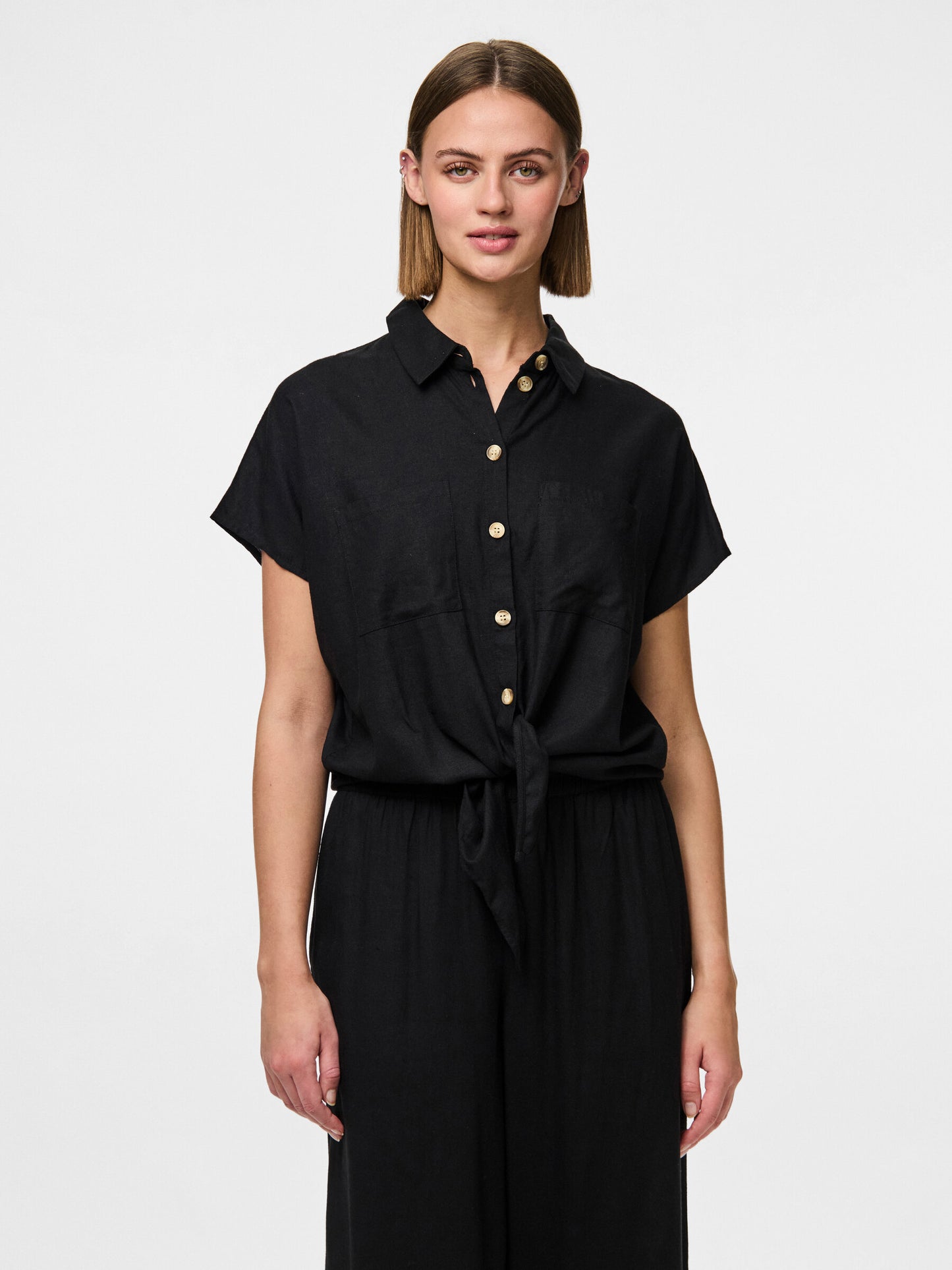 PCPIA SS TIE SHIRT BLACK