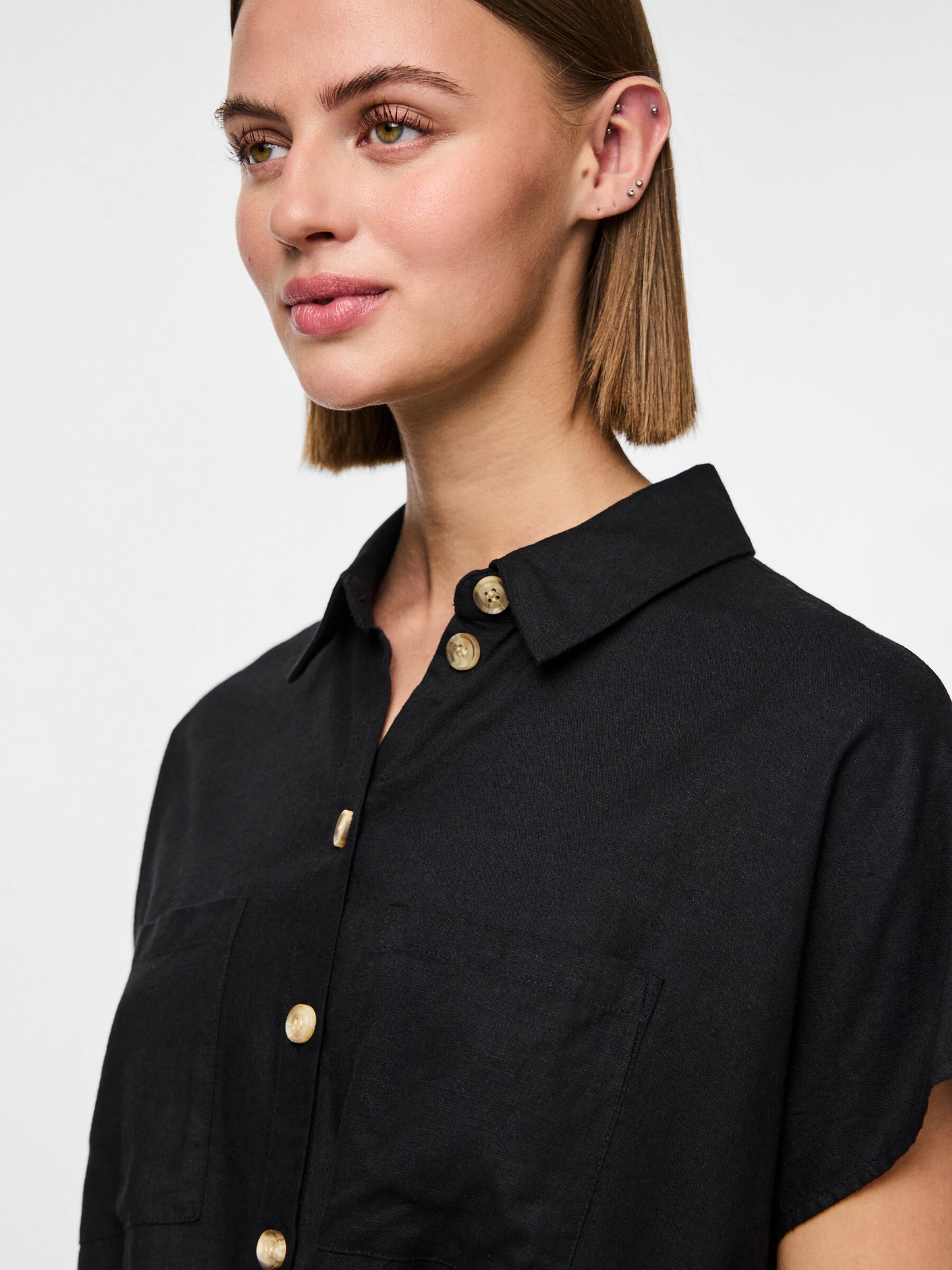 PCPIA SS TIE SHIRT BLACK