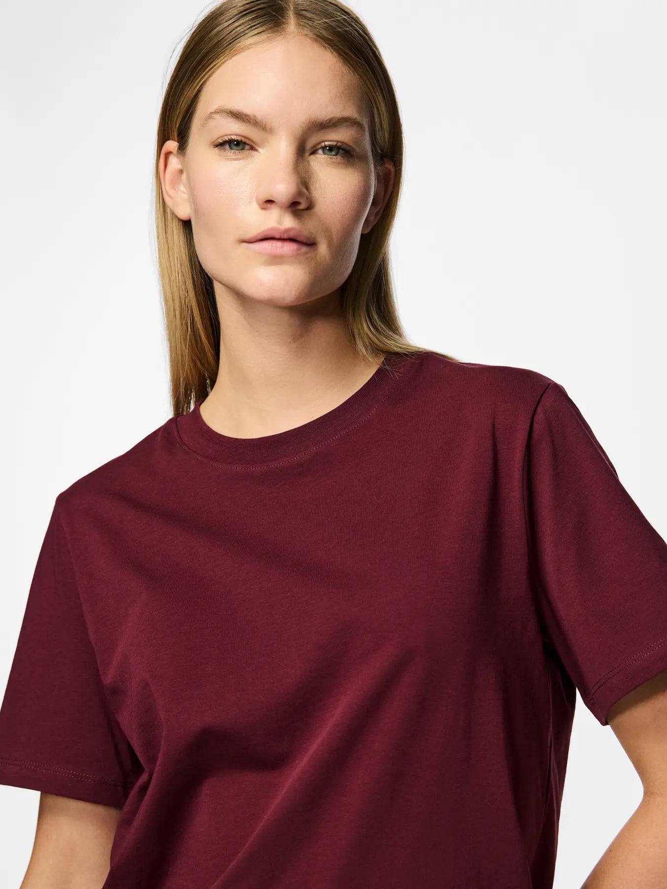 PCRIA SS SOLID TEE TAWNY PORT