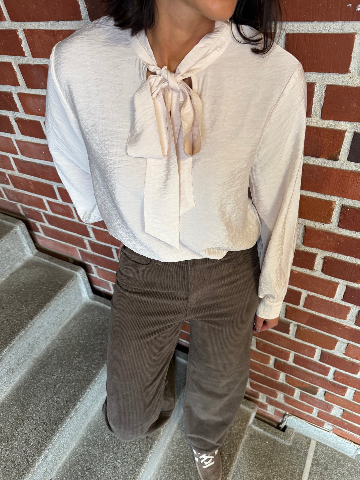 OBJJACIRA L/S RE BOW SHIRT WHITE SAND