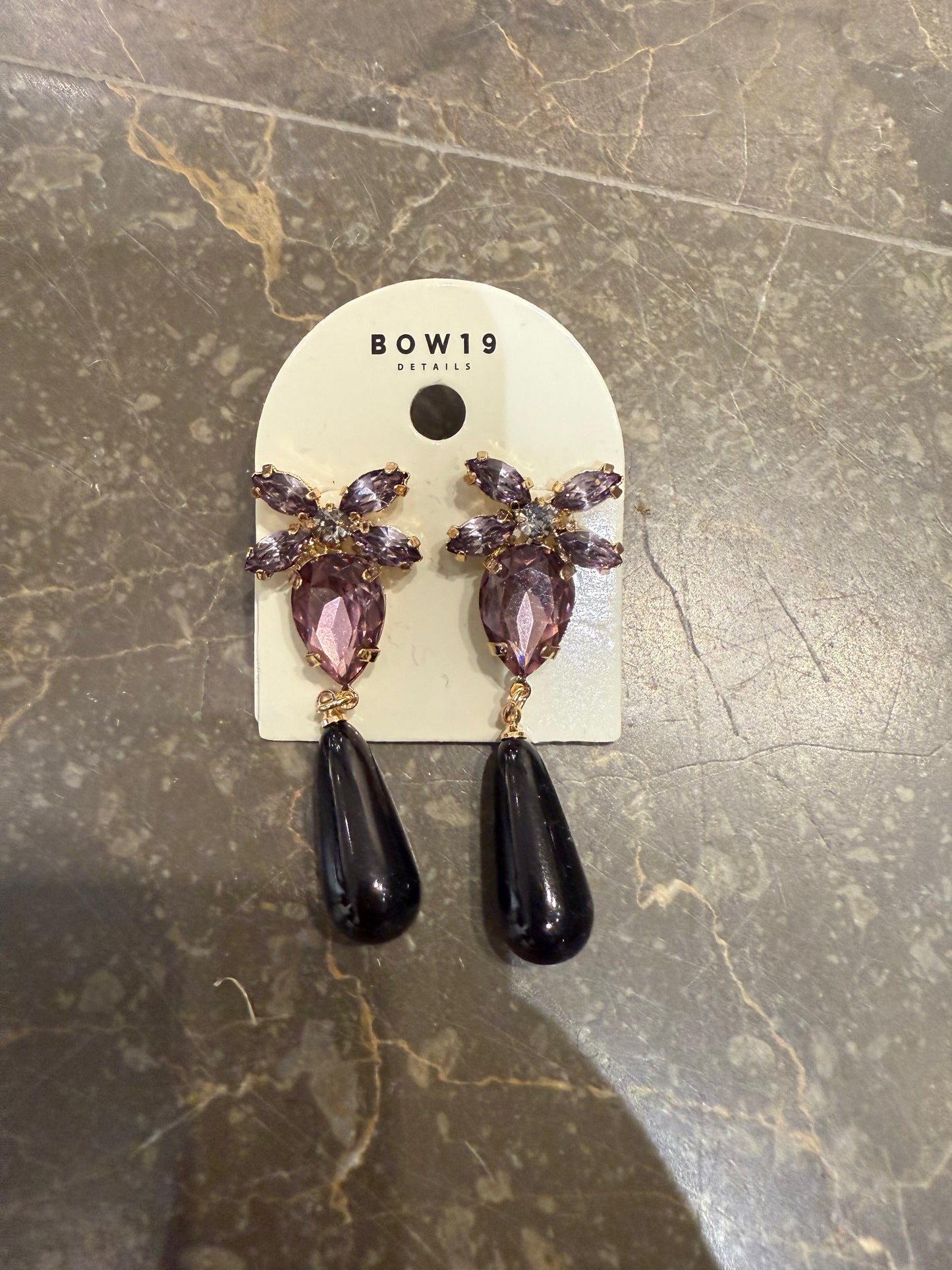 Stone drop earring black