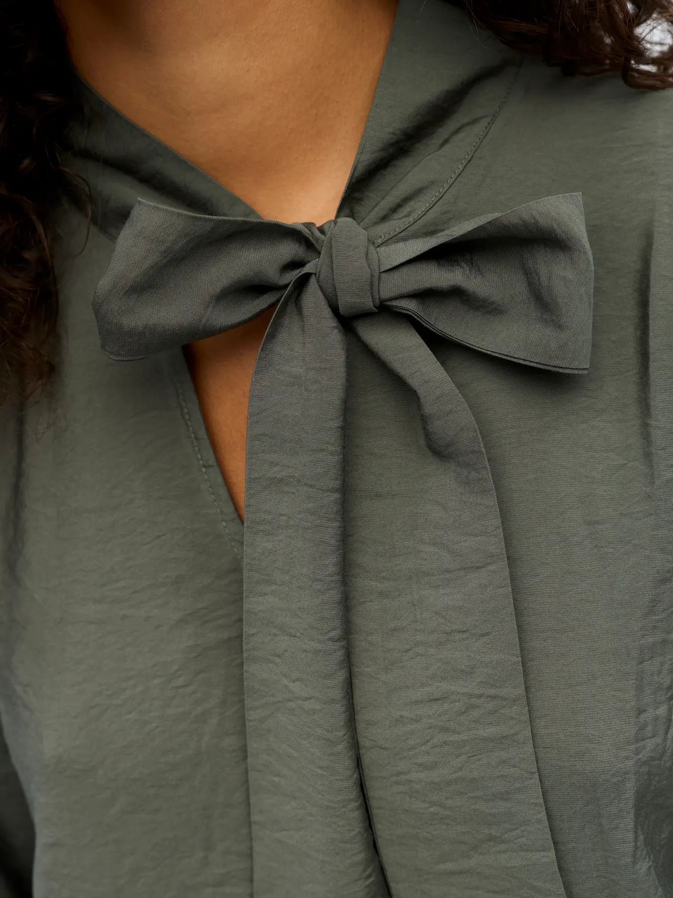 OBJJACIRA L/S BOW SHIRT KAMBABA