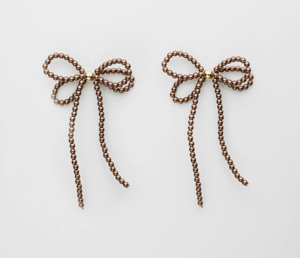 Pearl Bow Earrings. Nougat