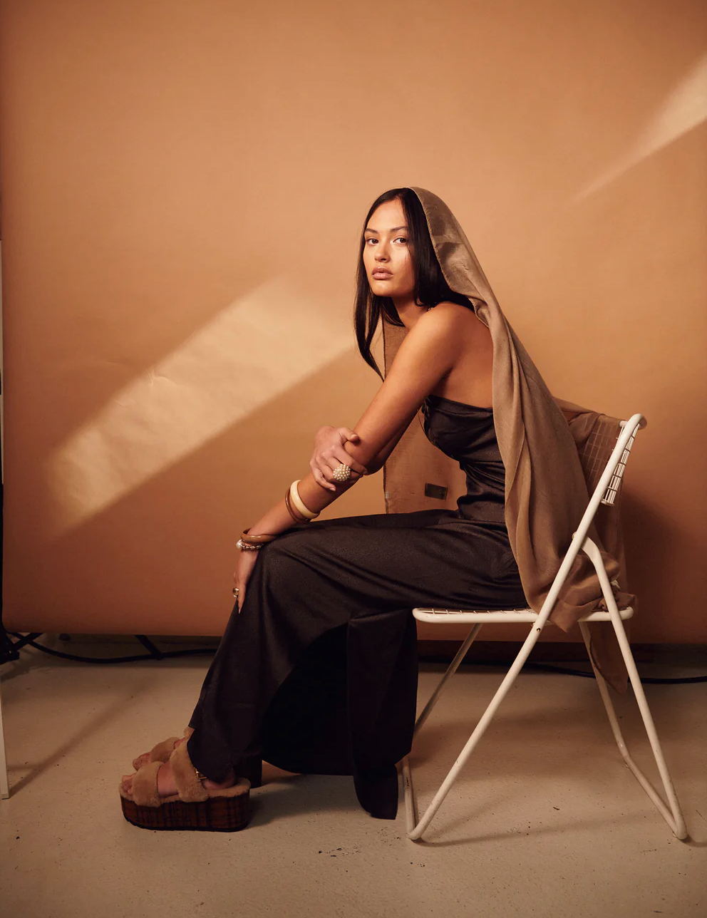 LEAH SCARF -TAUPE