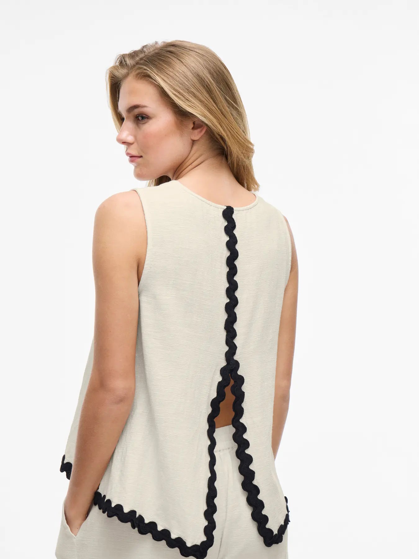 VIMANDA WAVY O-NECK S/L TOP