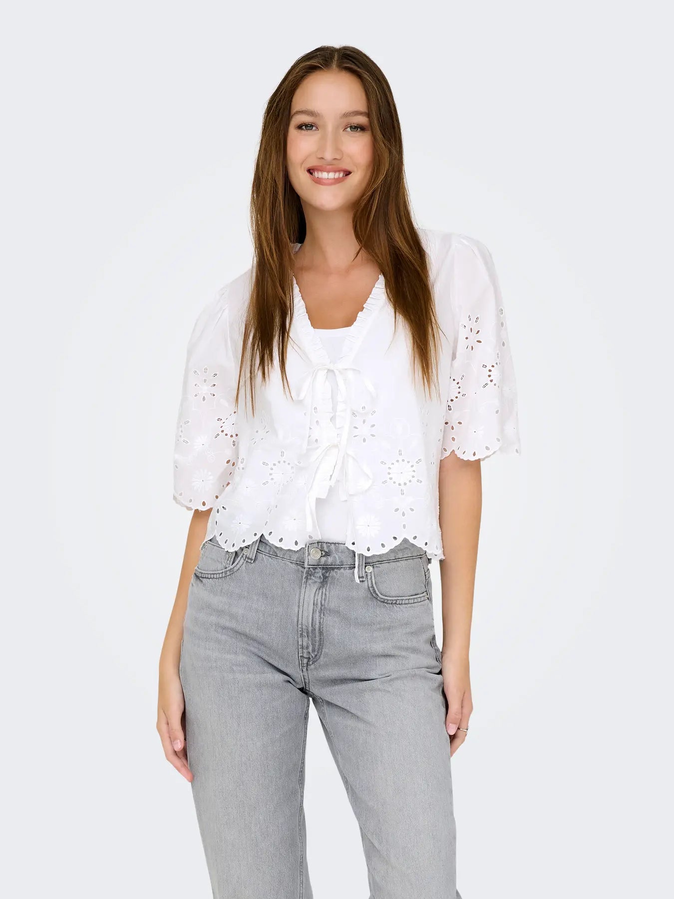 ONLMIFFY S/S EMB TIE TOP