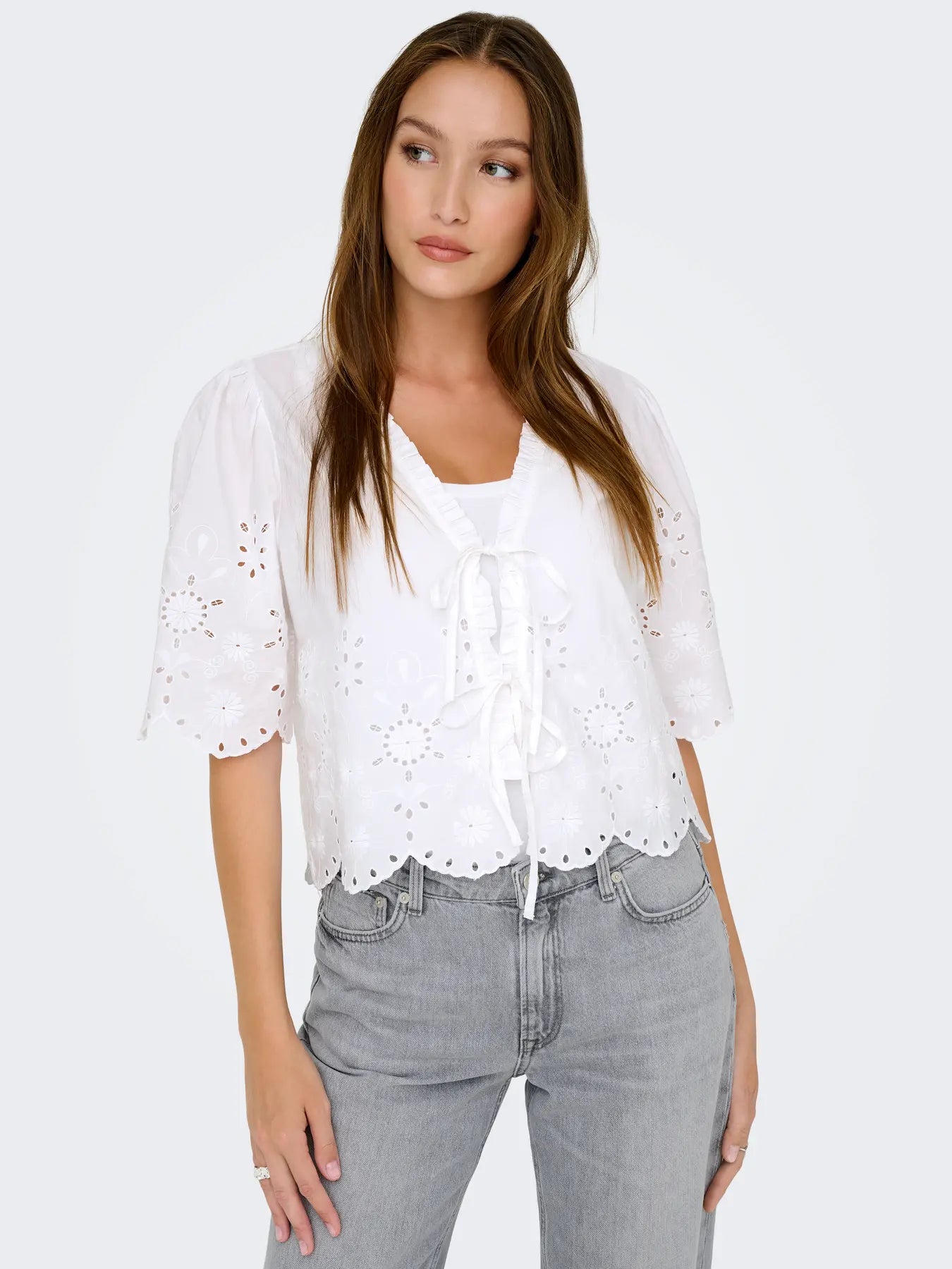 ONLMIFFY S/S EMB TIE TOP