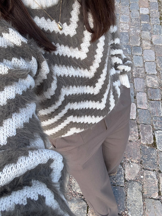 OBJHOLLOW L/S KNIT PULLOVER MOREL/WHITE