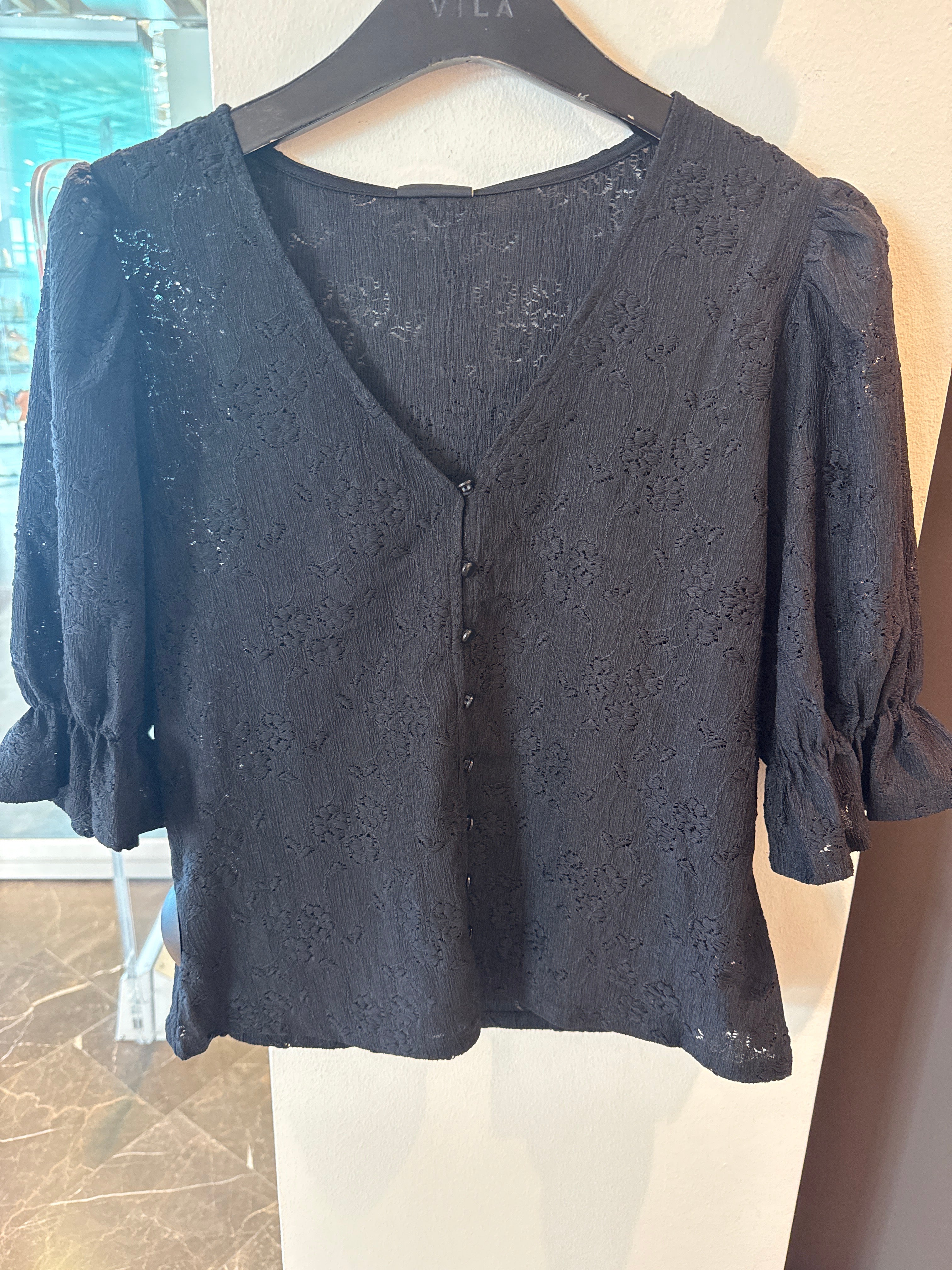 JDYJAKOBE 2/4 LACE TOP BLACK