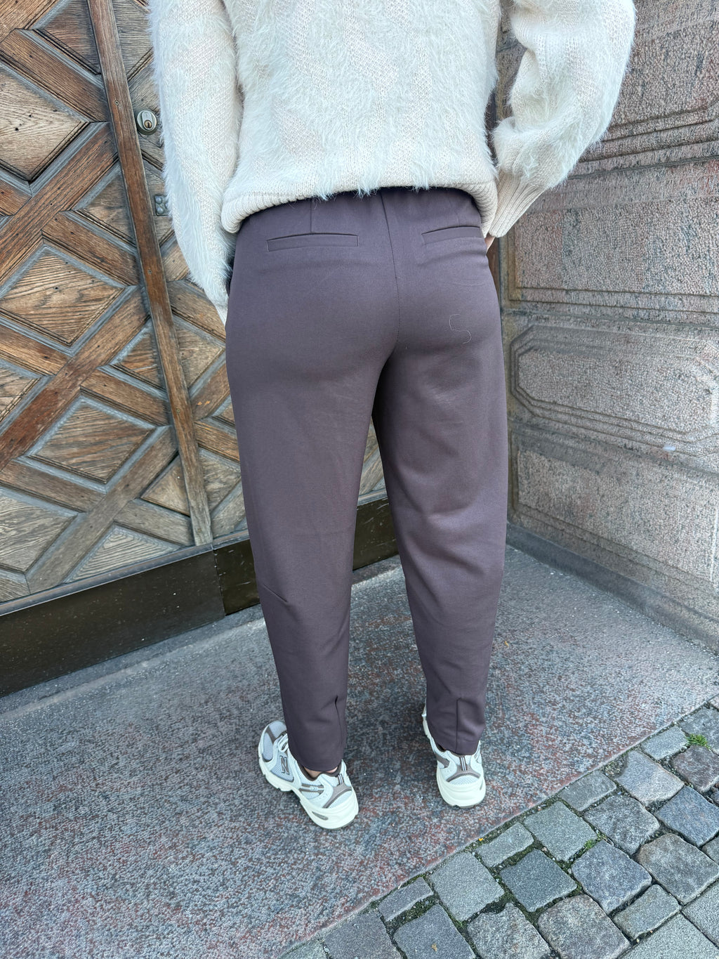 OBJLISA HW ANKLE BARREL PANT SEAL BROWN
