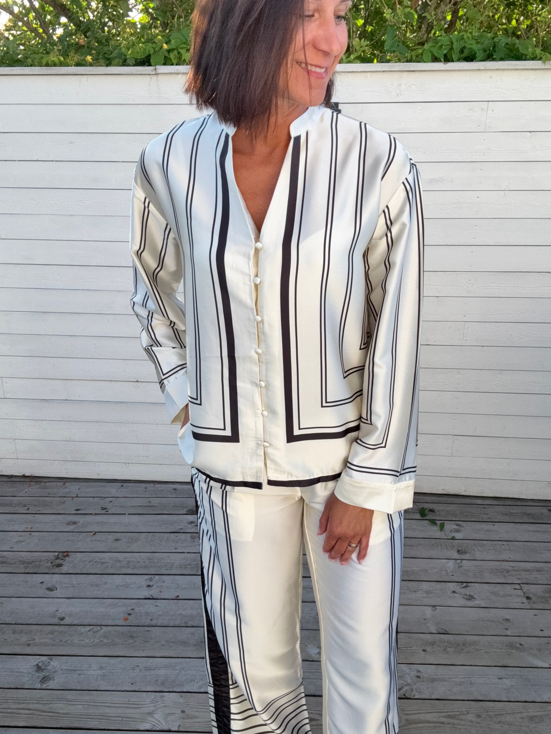 VMEVINA LS SHIRT