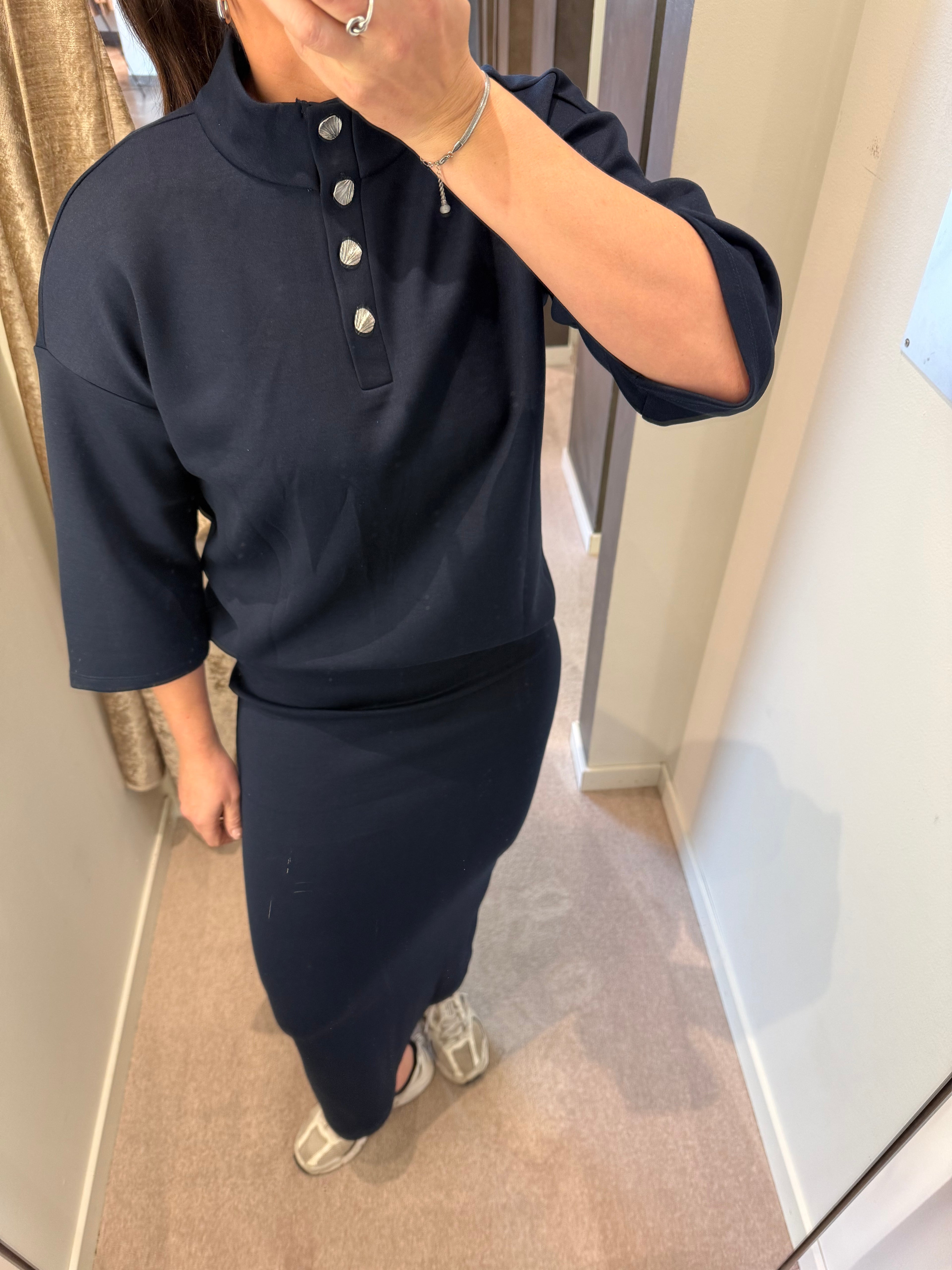 VISIFFI HIGH NECK 3/4 BUTTON TOP