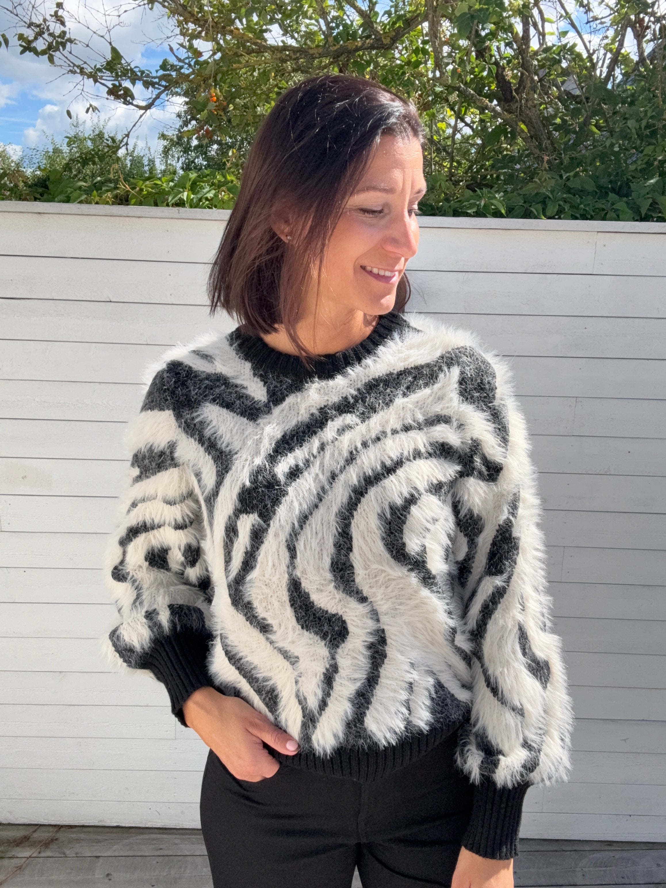 OBJHOLLOW L/S KNIT PULLOVER BLACK ZEBRA