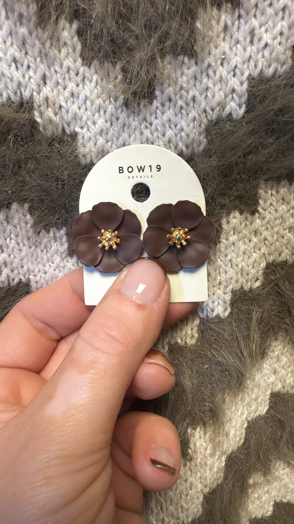 Flower small earrings Dark brown