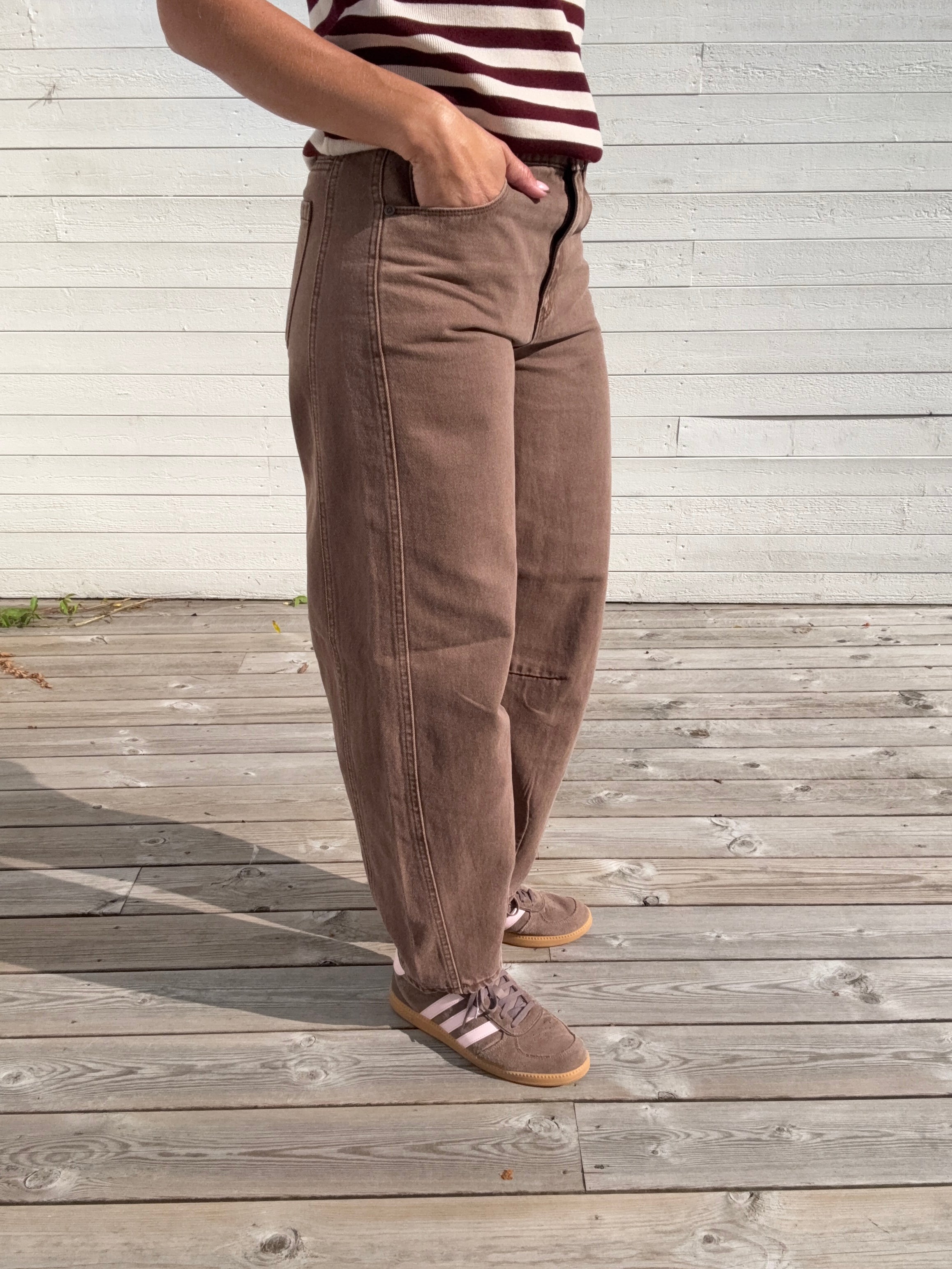 FIORA BARREL- BROWN WASH