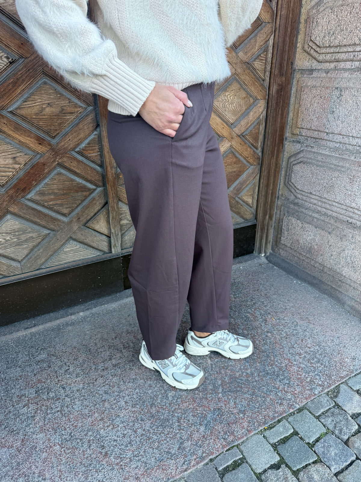 OBJLISA HW ANKLE BARREL PANT SEAL BROWN