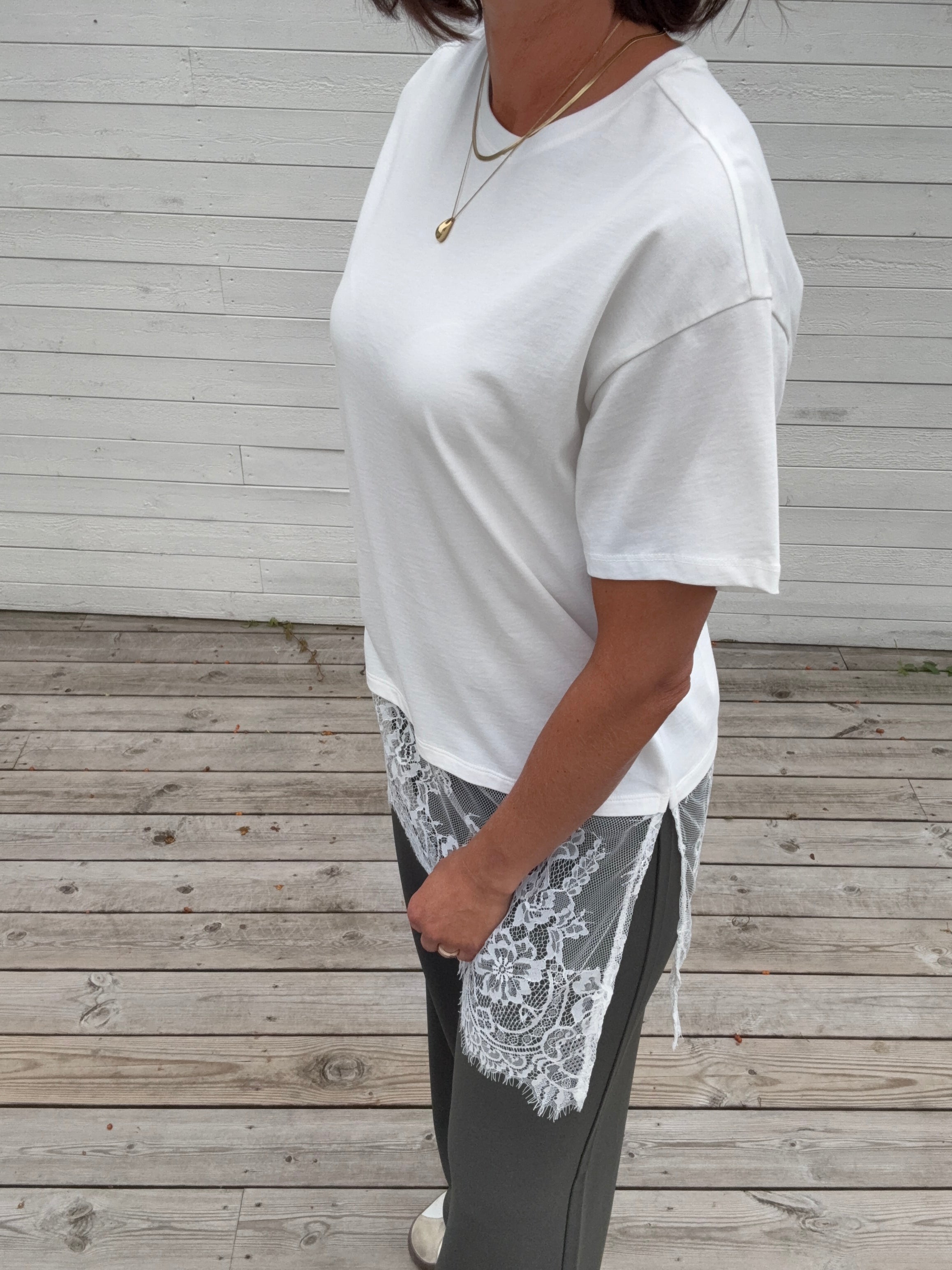 PCMAVE SS LACE T-SHIRT
