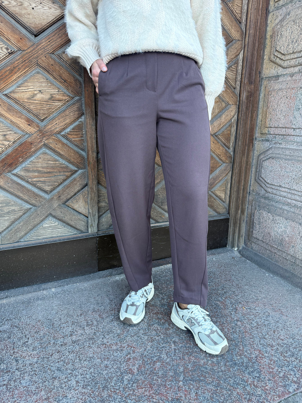 OBJLISA HW ANKLE BARREL PANT SEAL BROWN