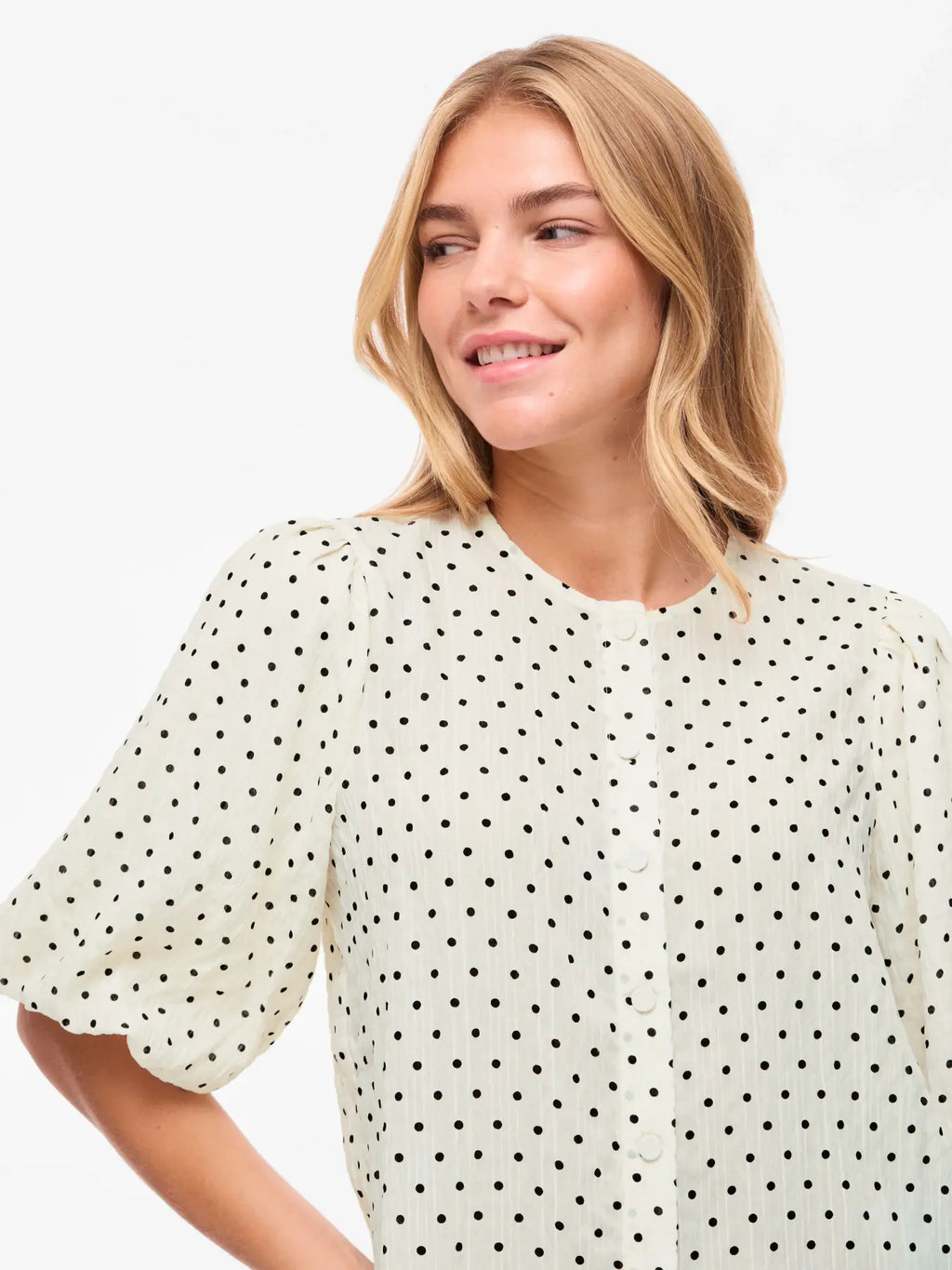 VIEA 2/4 BUTTON TOP