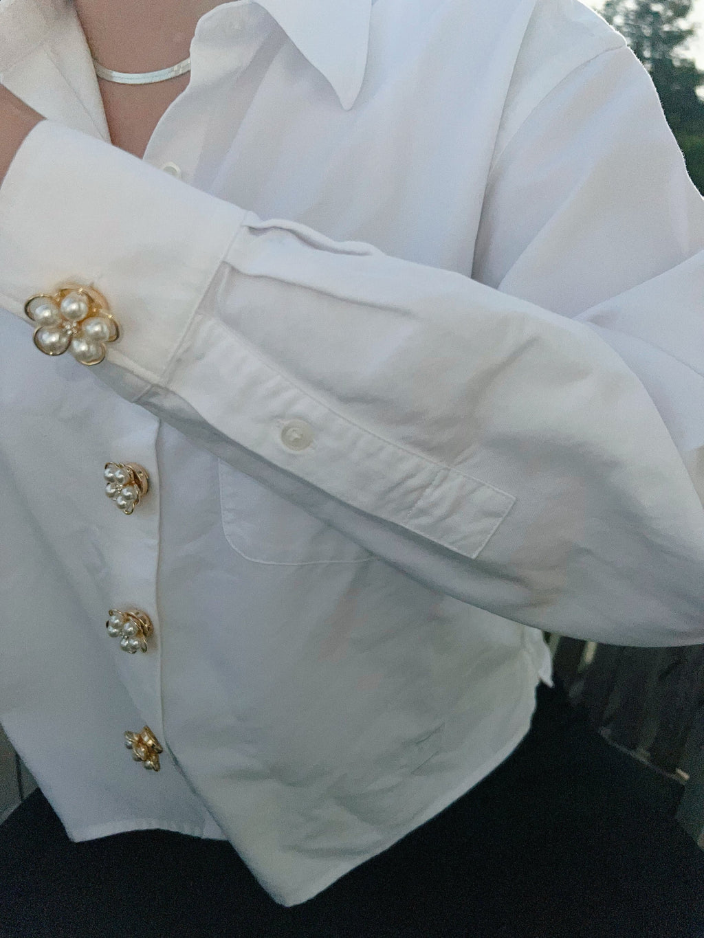 FELICIA – GOLD FRAMED PEARL FLOWER BUTTON CHARM GOLD- 2 PACK