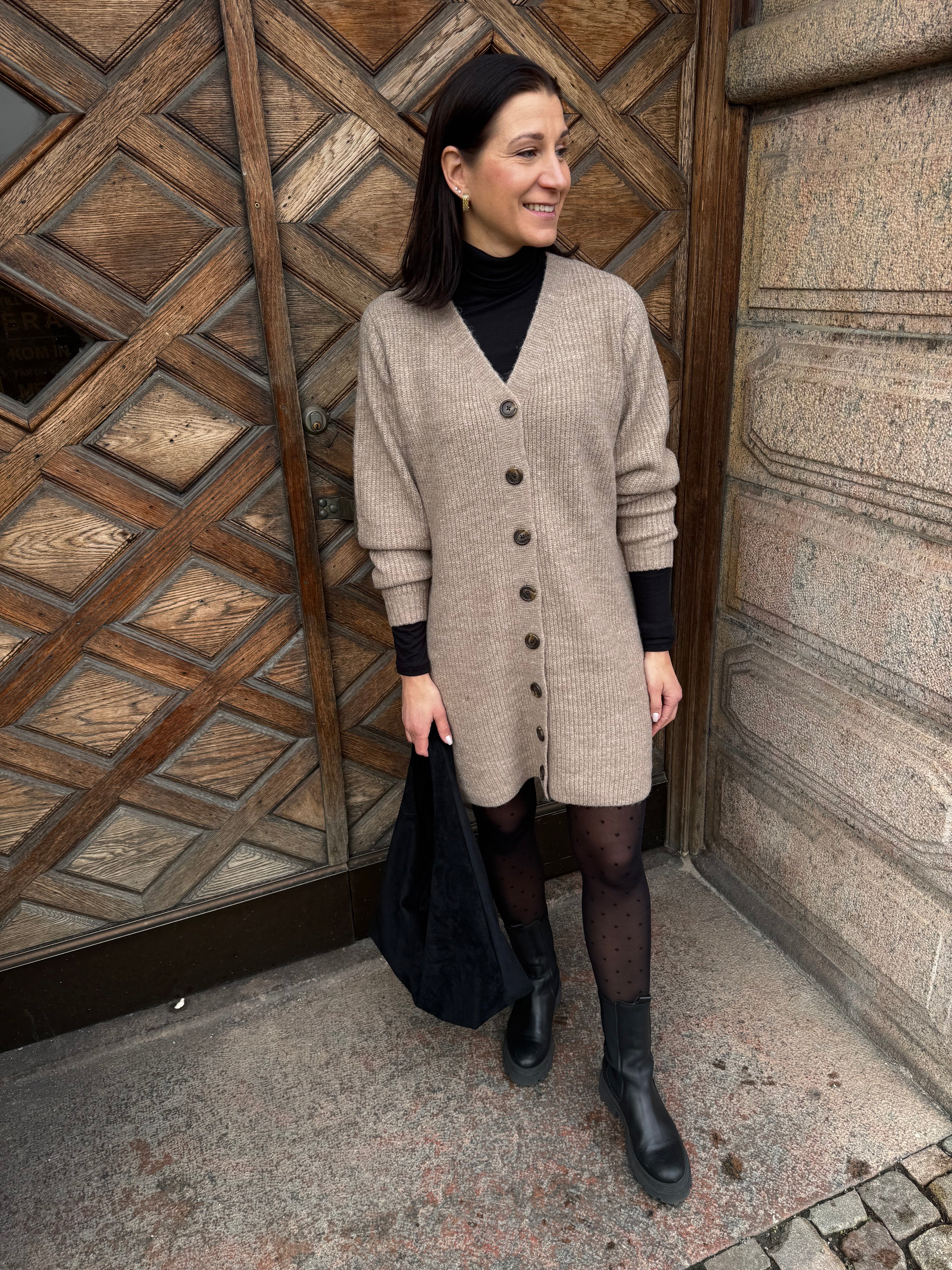 VMLEFILE LS V-NECK BUTTON