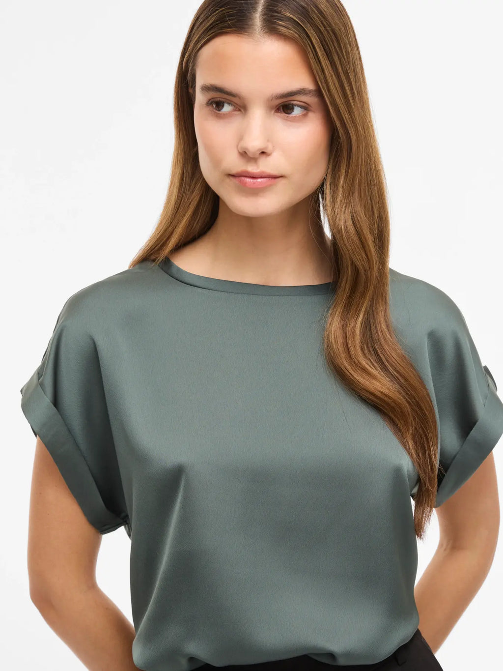 VIELLETTE S/S SATIN TOP BALSAM GREEN