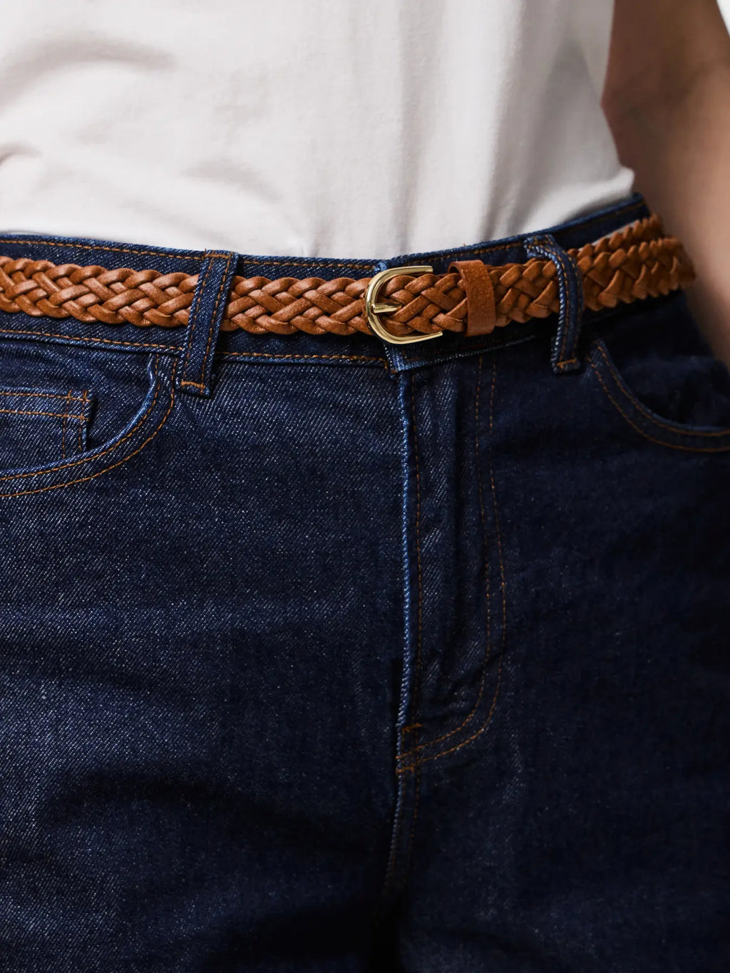 PCAVERY LEATHER BRAIDED SLIM BELT COGNAC