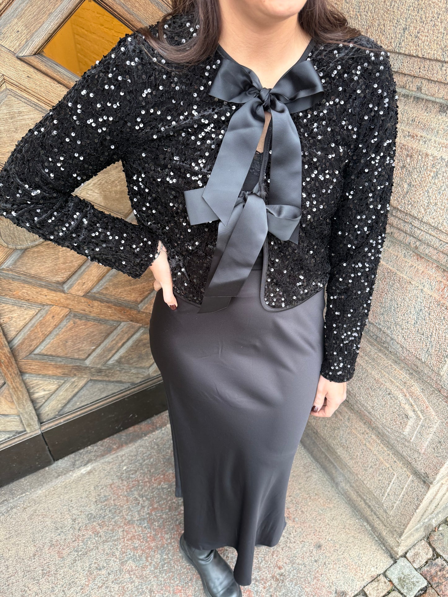 ONLANIKA SEQUINS LS BOW TOP