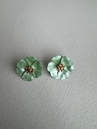 Flower Small Earrings Pistage
