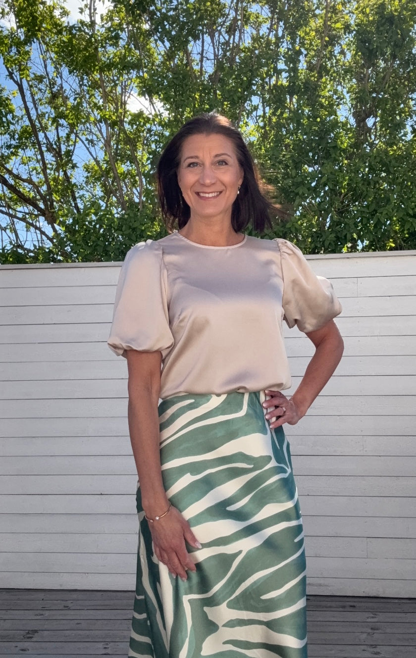 VIELLETTE 2/4 SATIN PUFF TOP CEMENT