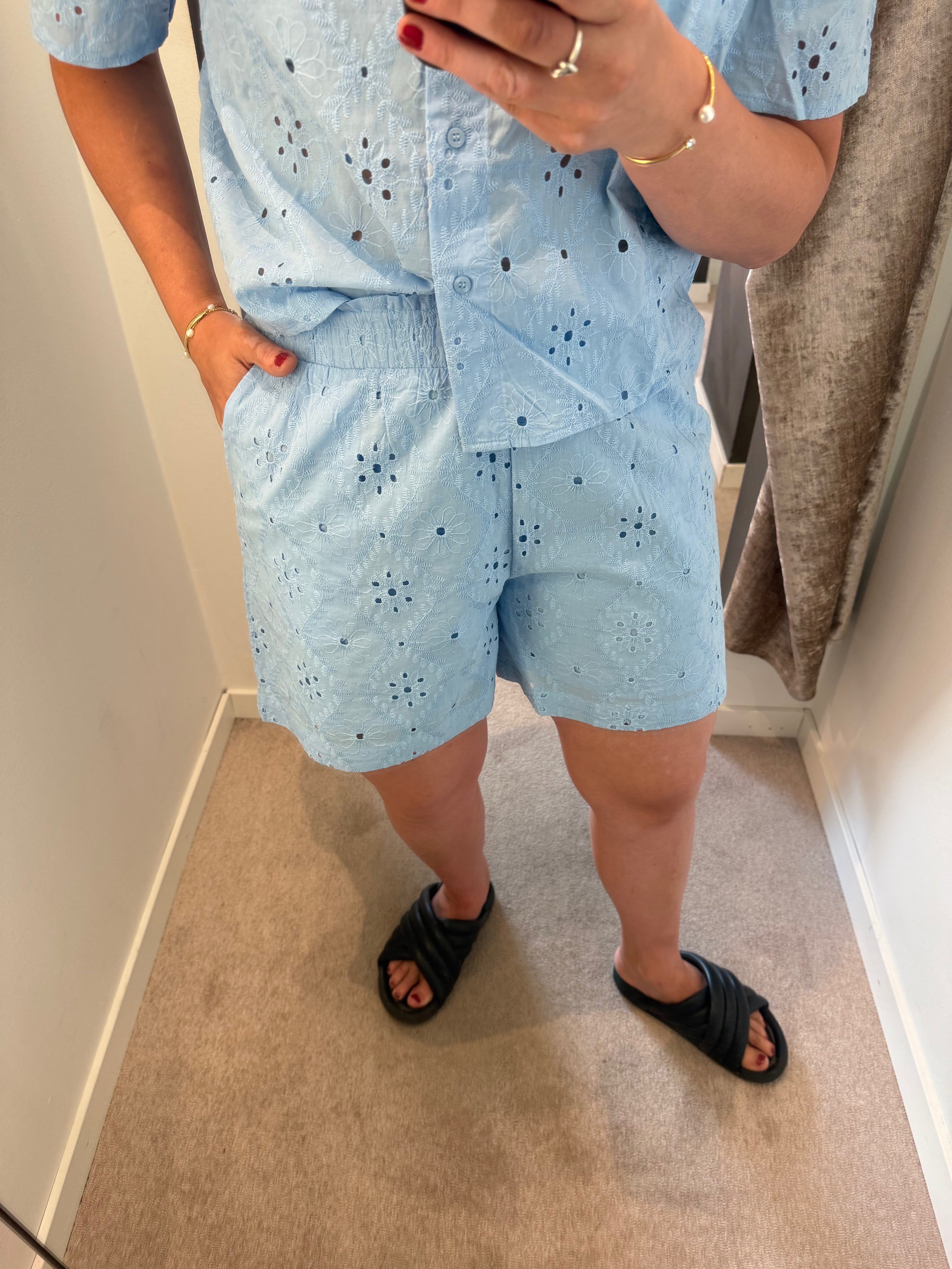 VMELIZA HW SHORTS
