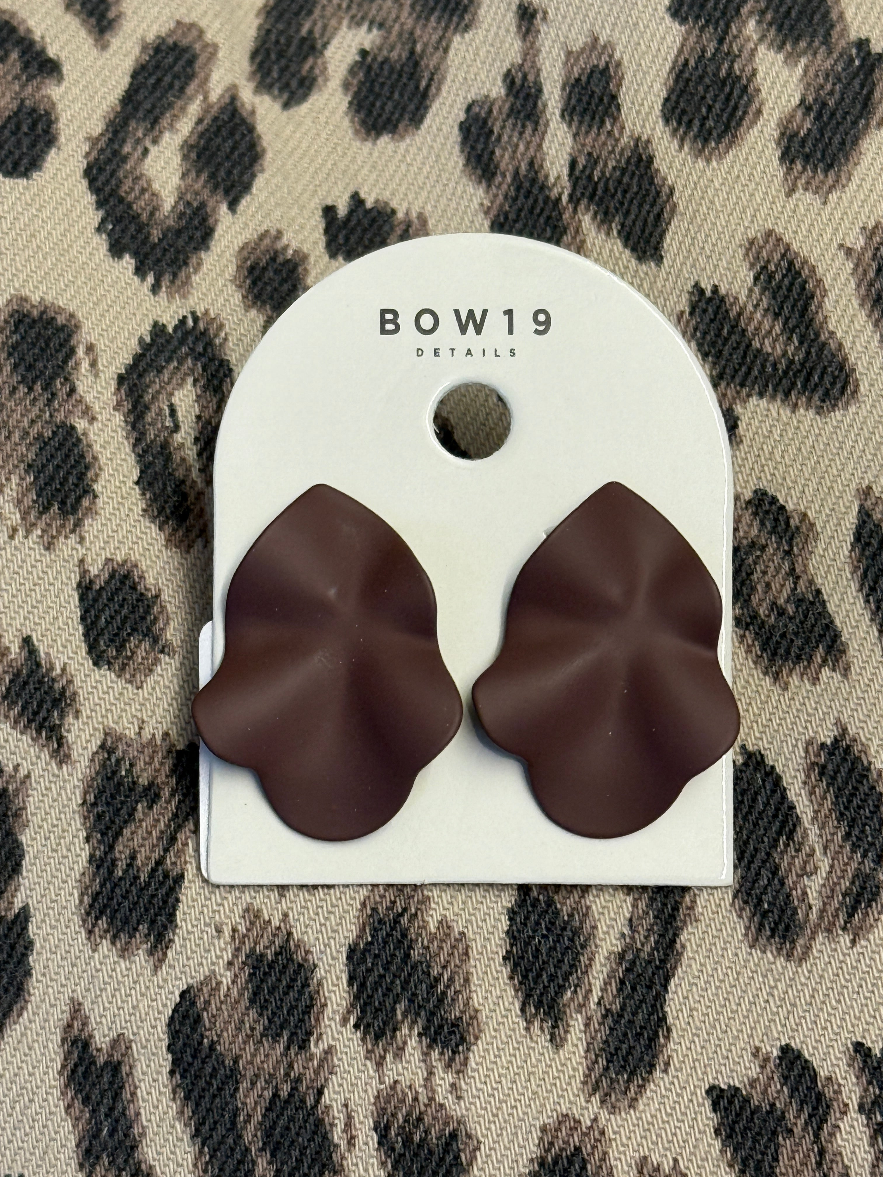 Lip Earrings Mat Brown S