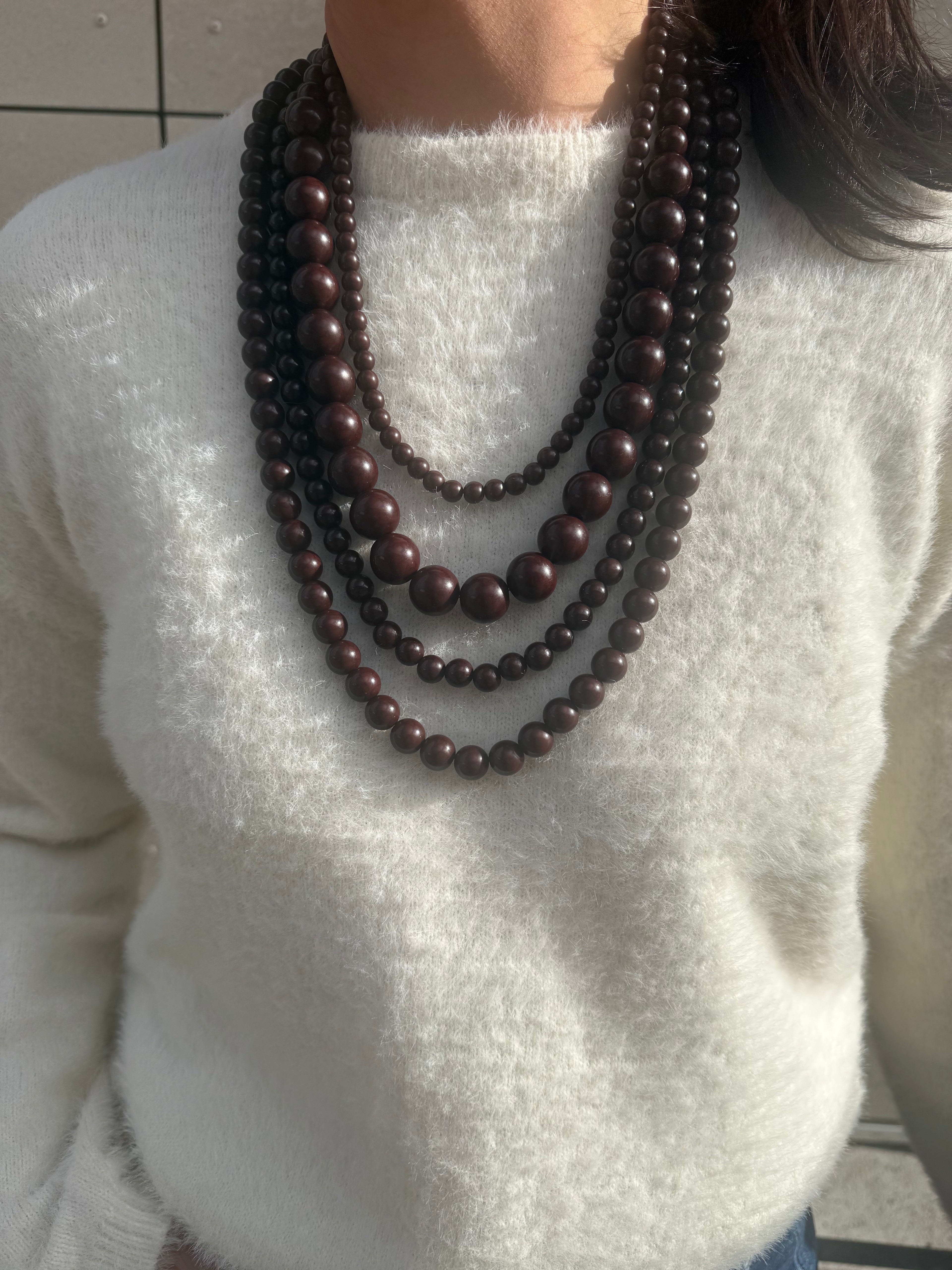 ALMA PEARL NECKLACE DARK BROWN
