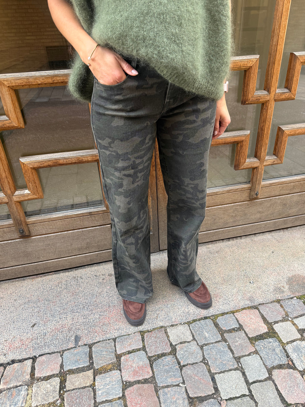 ARMY- Long Wide Leg Jeans