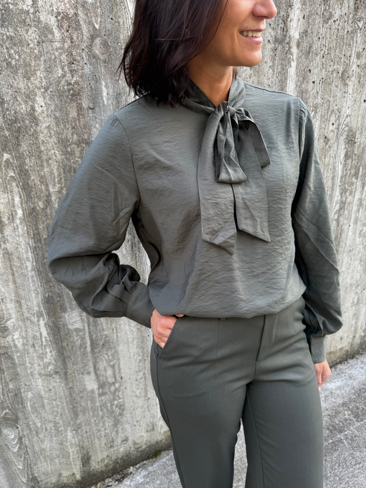 OBJJACIRA L/S BOW SHIRT KAMBABA