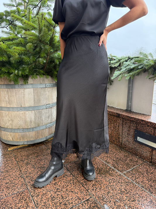 OBJNALINE MW LONG LACE SKIRT BLACK