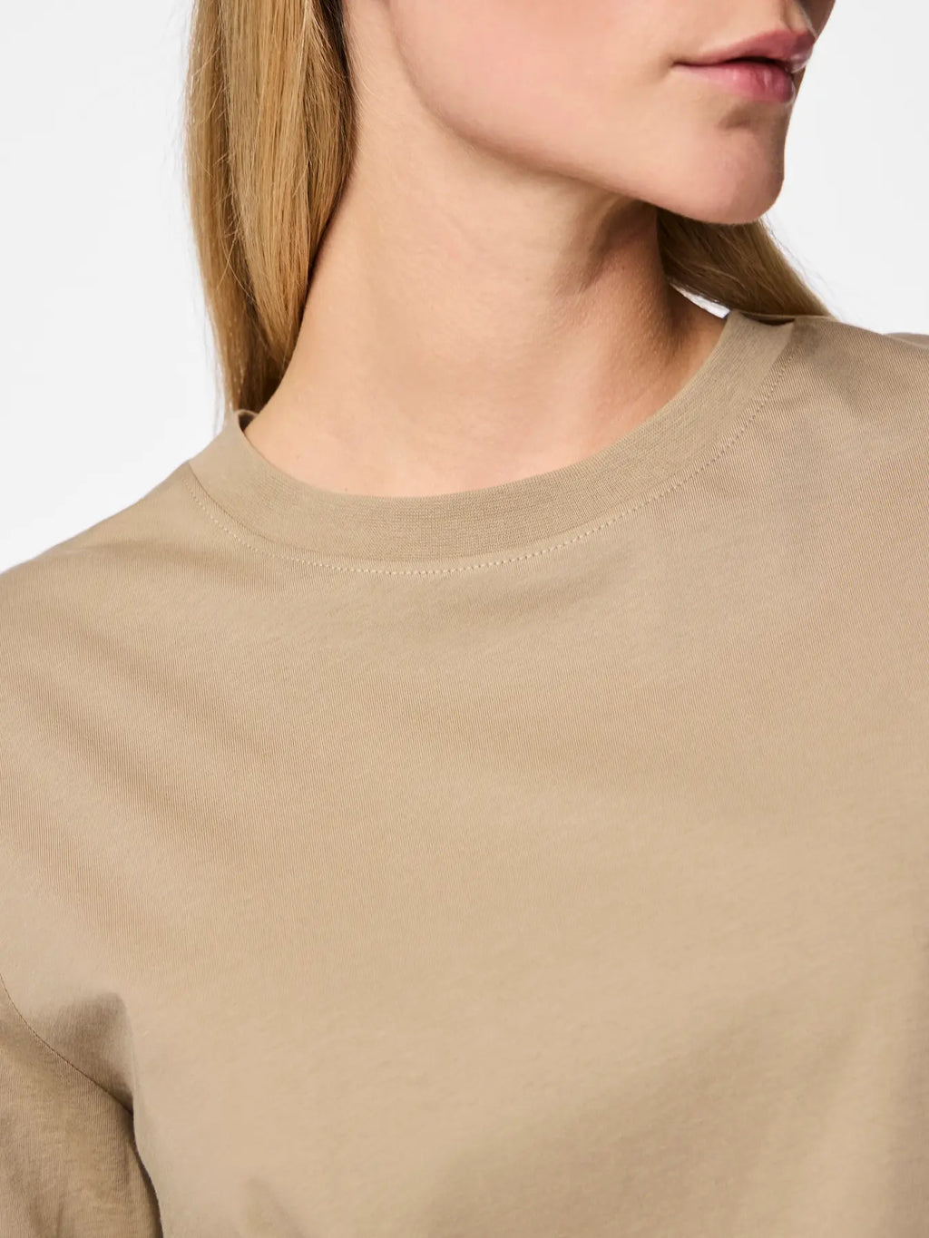 PCRIA SS SOLID TEE SILVER MINK