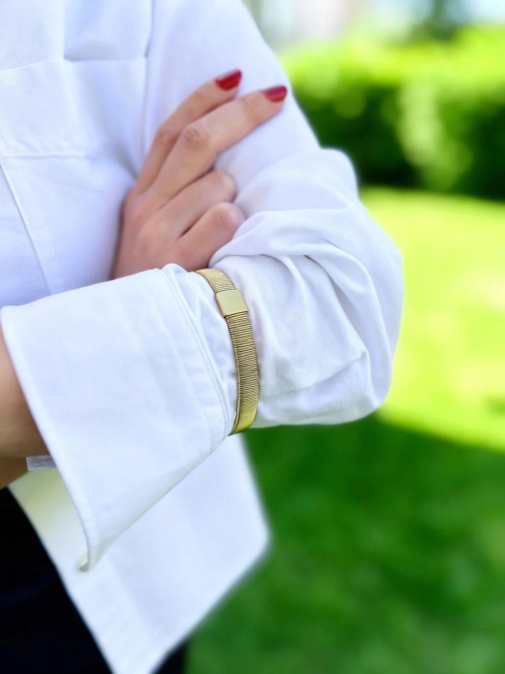 Shirt Sleeve Holder Gold
