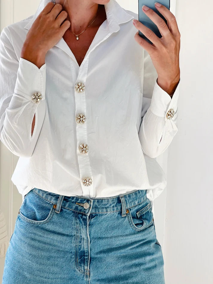 Signe – White Flower Button Charm Gold 2-pack