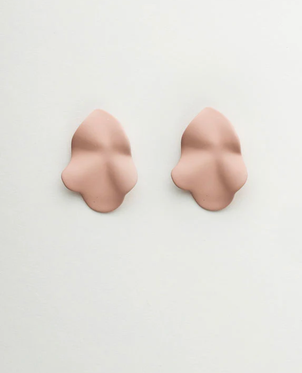Lip Earrings Light pink S