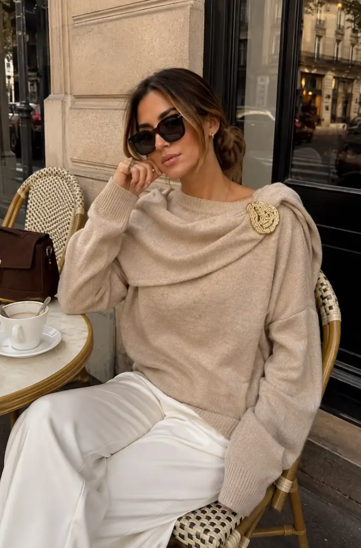 BELLE - Knit with Integrated Scarf and Jewel Brooch -RY637