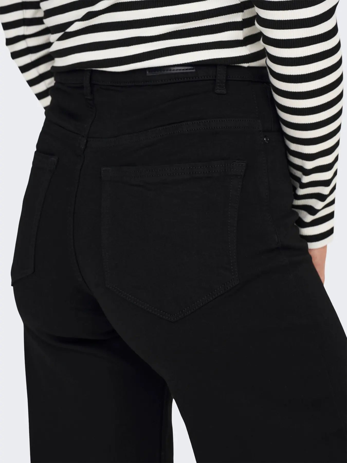 ONLMADISON BLUSH HW W 4EVERBLK