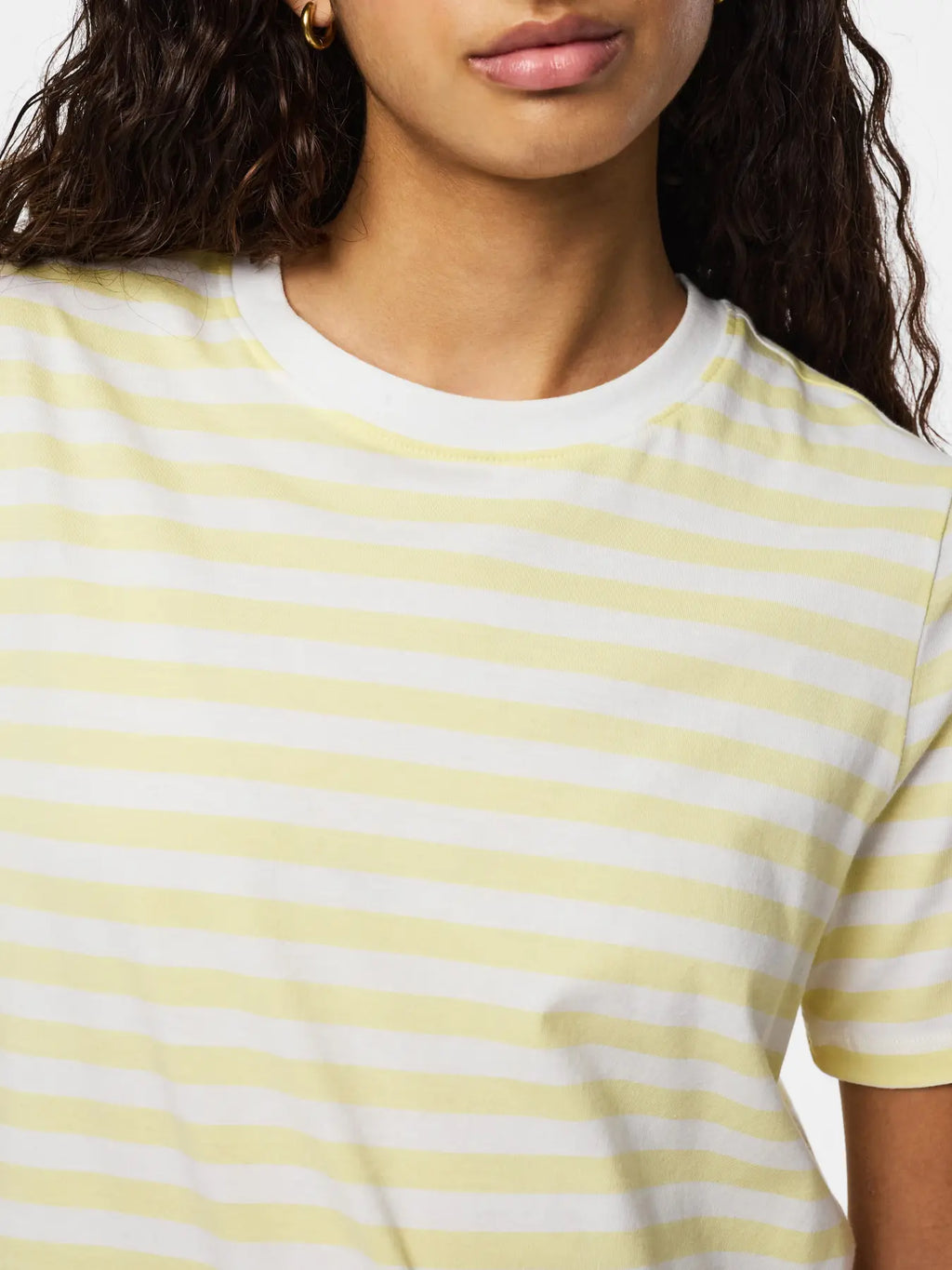 PCRIA SS TEE STRIPES FRENCH VANILLA