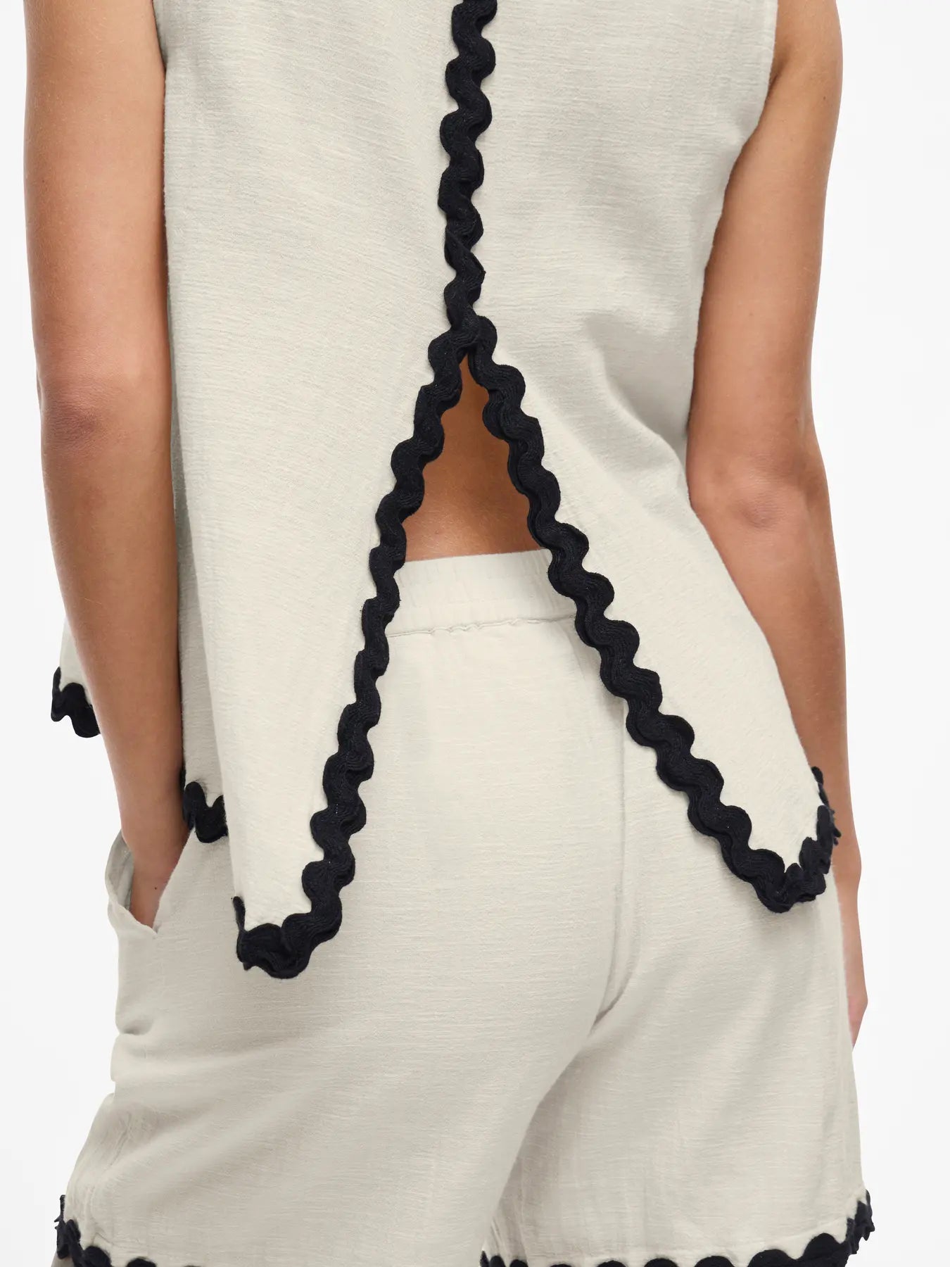 VIMANDA WAVY O-NECK S/L TOP