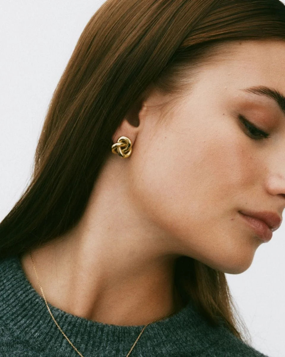 Infinity Knot Studs L