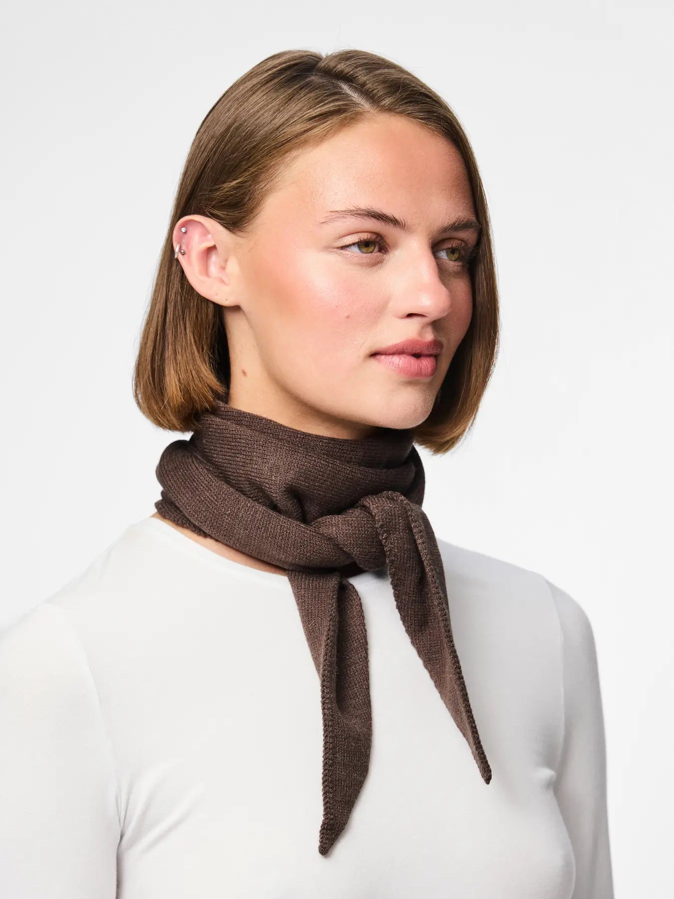 PCKOMMA TRIANGLE SCARF HOT FUDGE