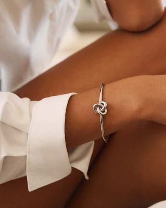 Infinity Knot Bangle Storlek S
