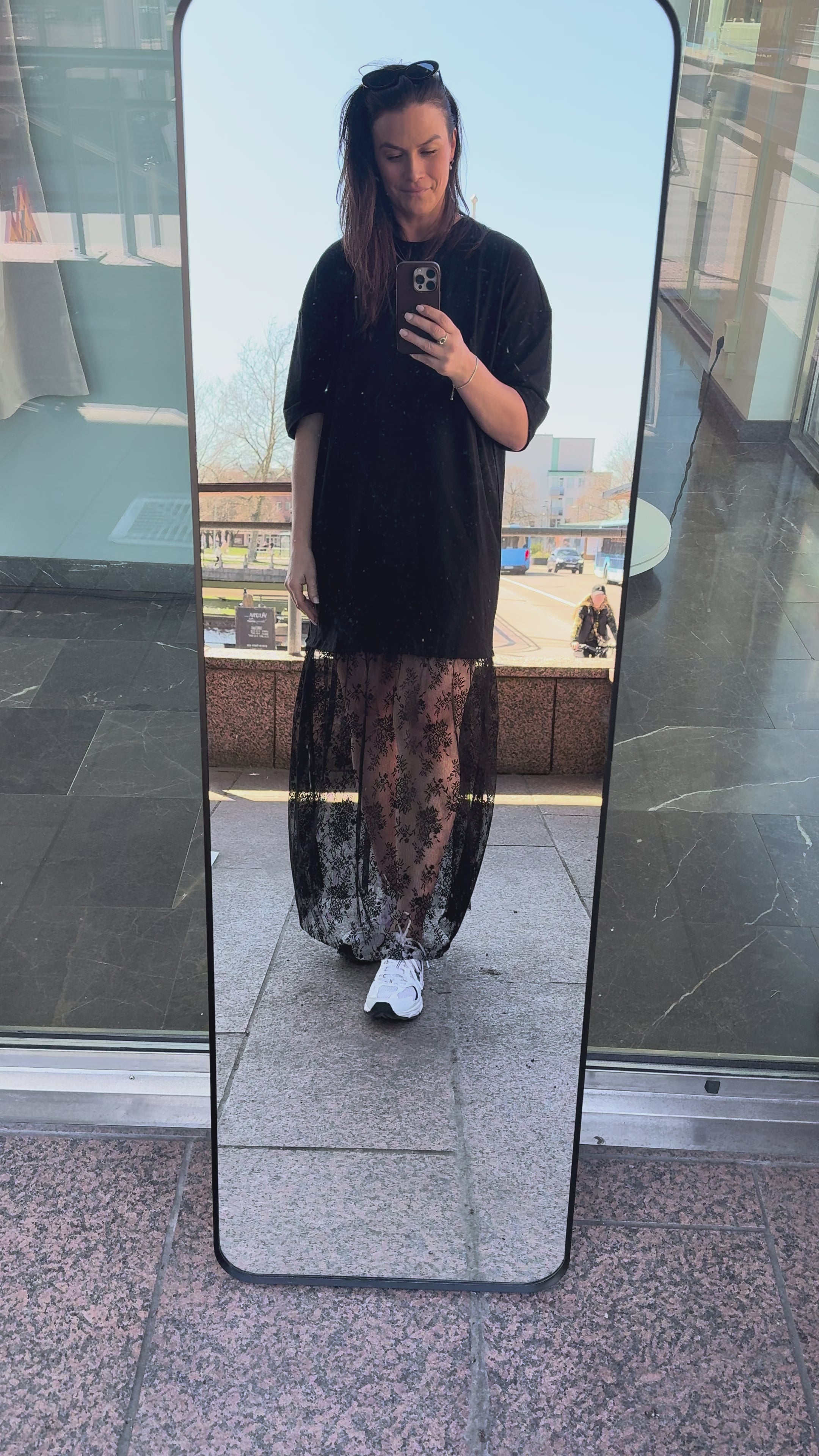 VIKATA S/S OVERSIZE LACE DRESS